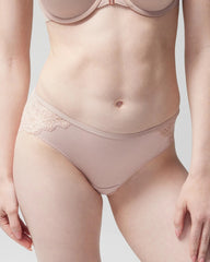 Hipster Panty with Enchanting Lace - Soma