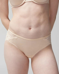 Hipster Panty with Enchanting Lace - Soma