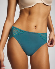 High-Leg Panty with Enchanting Lace - Soma