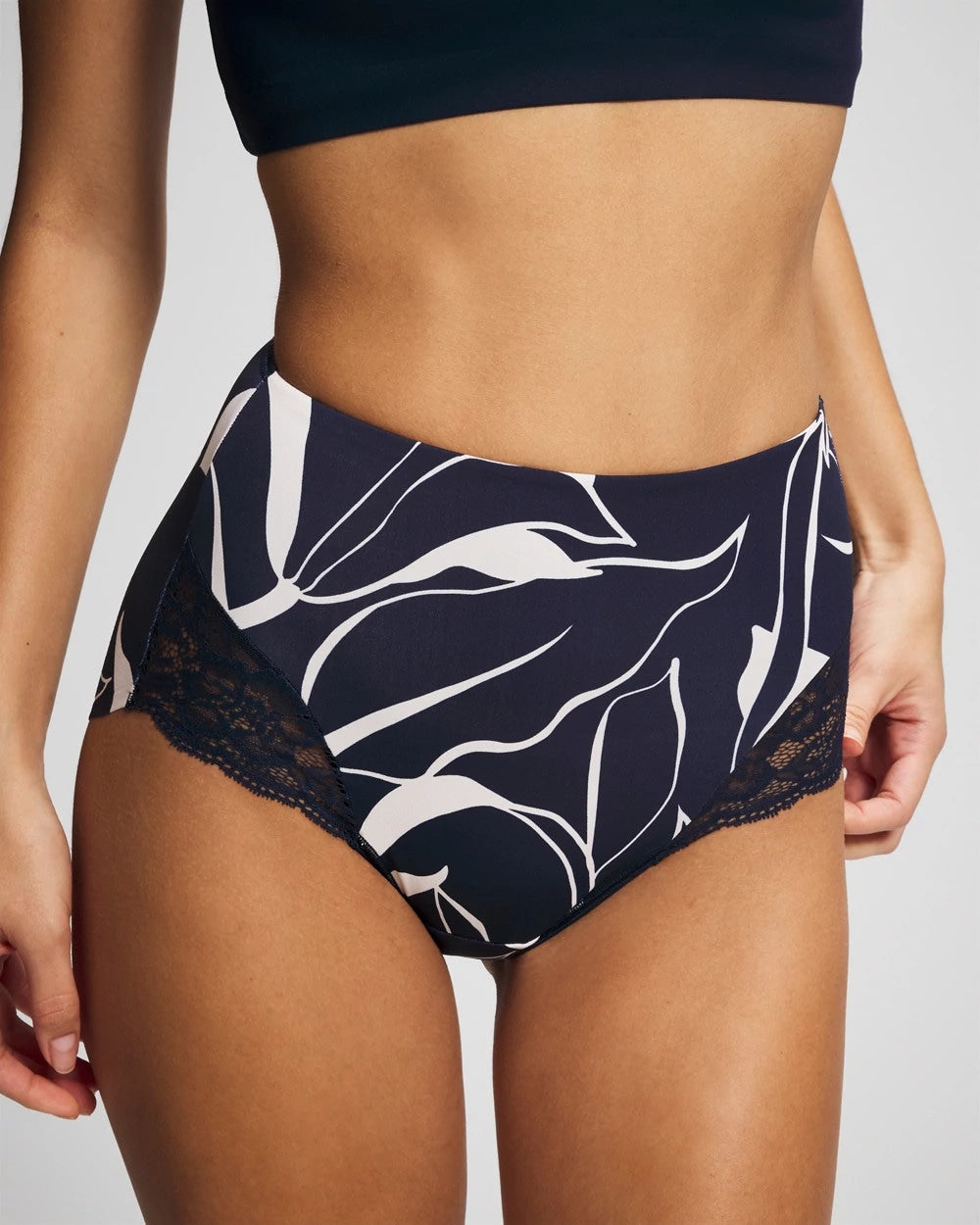 Tummy High-Waist Brief Panty with Lace - Soma