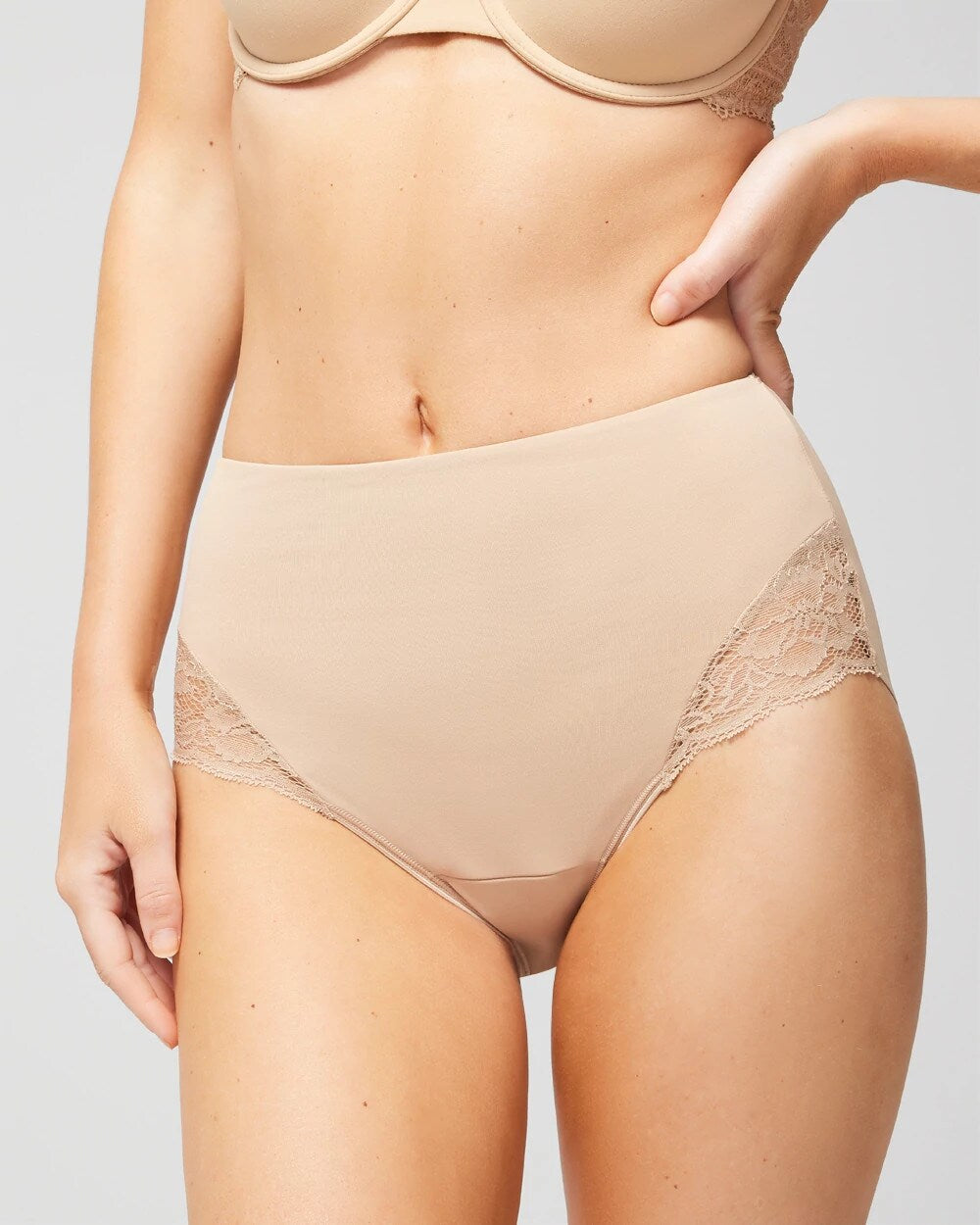 High-Waist Brief Panty with Lace - Soma