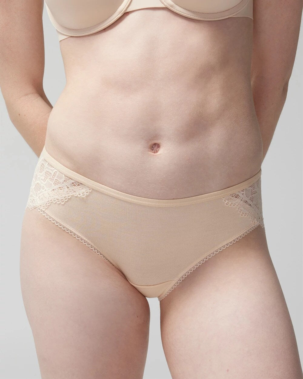 Hipster Panty with Enchanting Lace - Soma