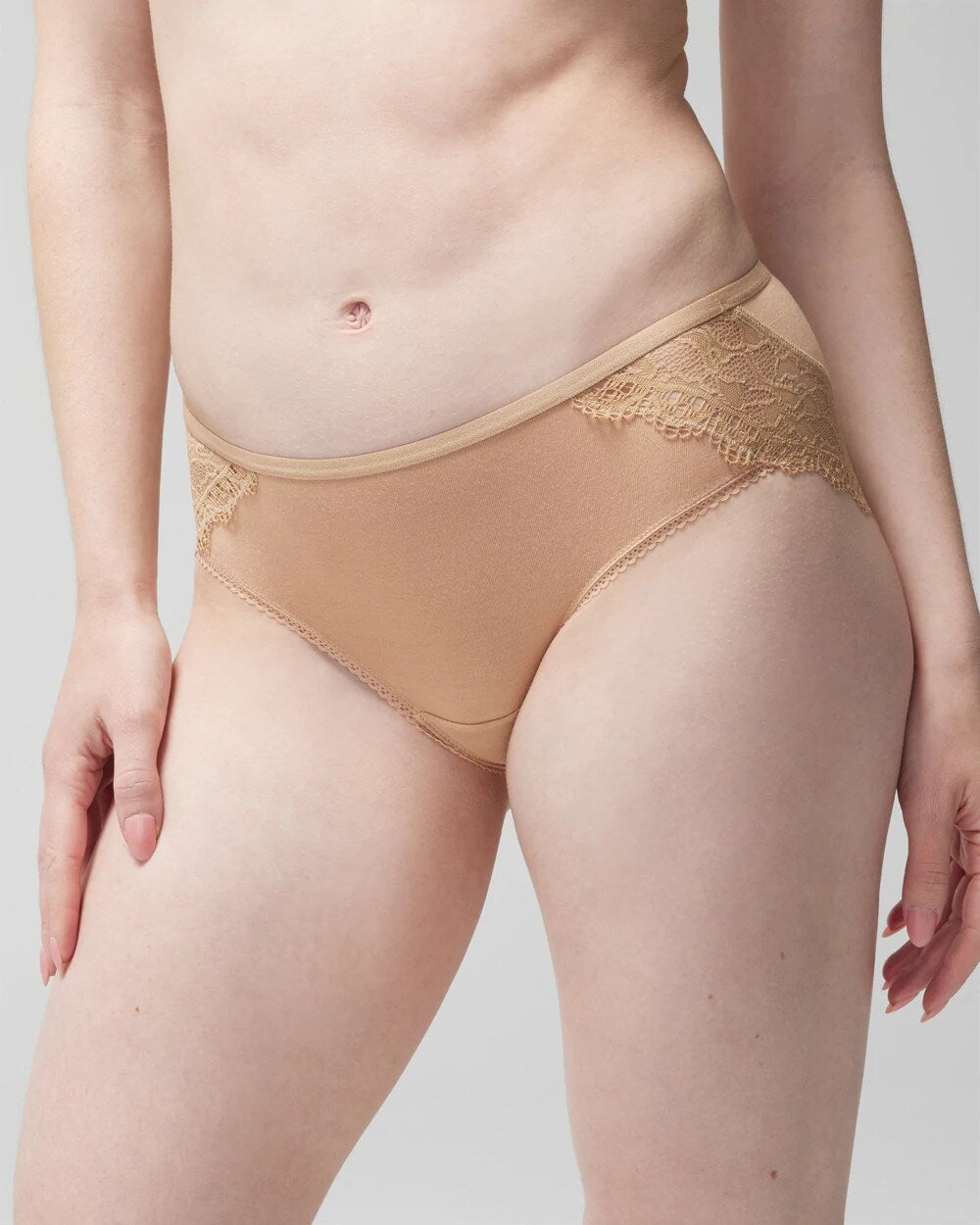 Hipster Panty with Enchanting Lace - Soma