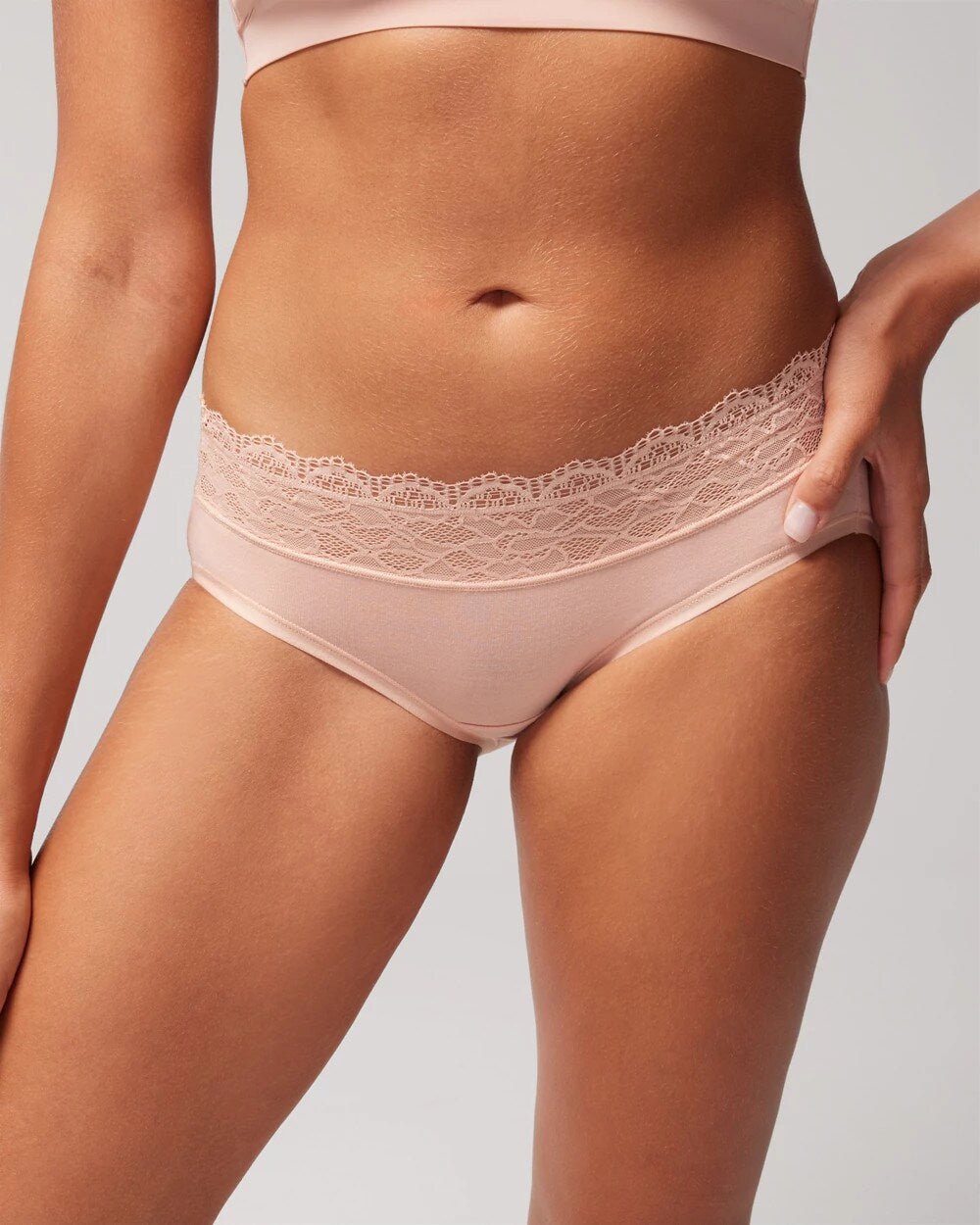 Hipster Panty with Enchanting Lace - Soma