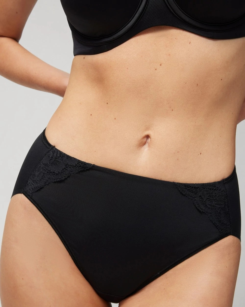 High-Leg Brief Panty with Lace - Soma