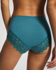 High-Leg Panty with Enchanting Lace - Soma