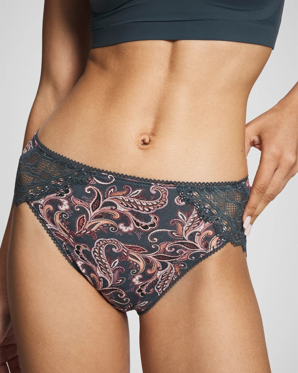 High-Leg Panty with Enchanting Lace - Soma