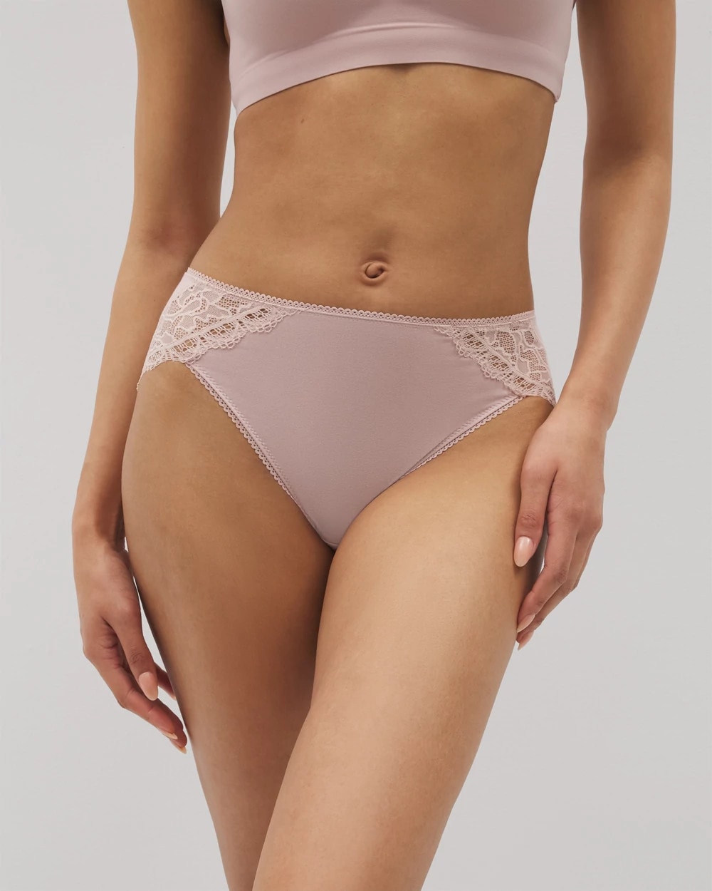 High-Leg Panty with Enchanting Lace - Soma