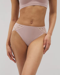 High-Leg Panty with Enchanting Lace - Soma
