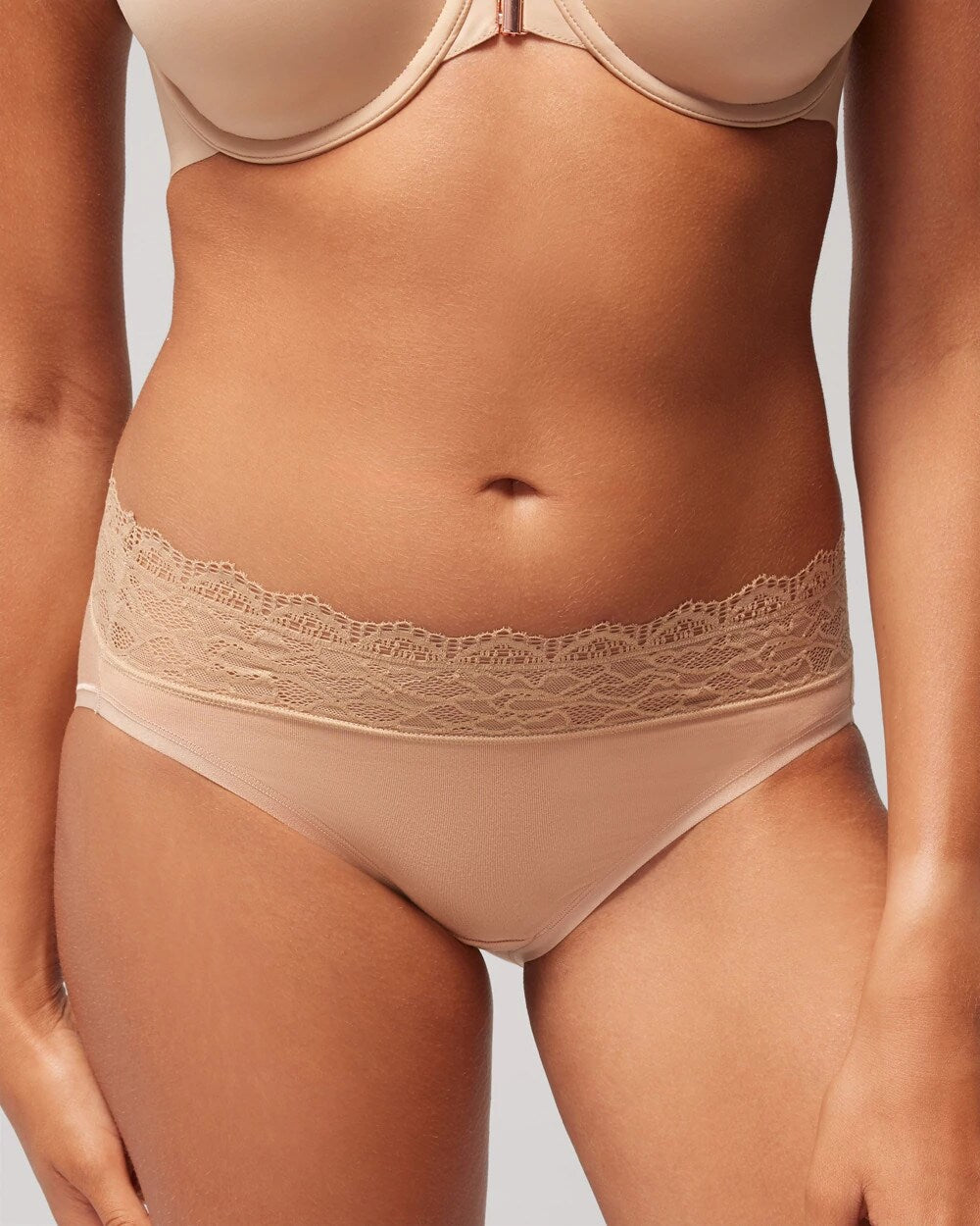 High-Leg Panty with Enchanting Lace - Soma