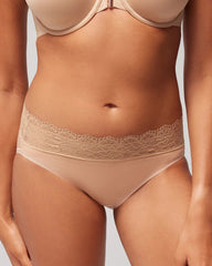 High-Leg Panty with Enchanting Lace - Soma
