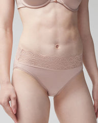 High-Leg Panty with Enchanting Lace - Soma