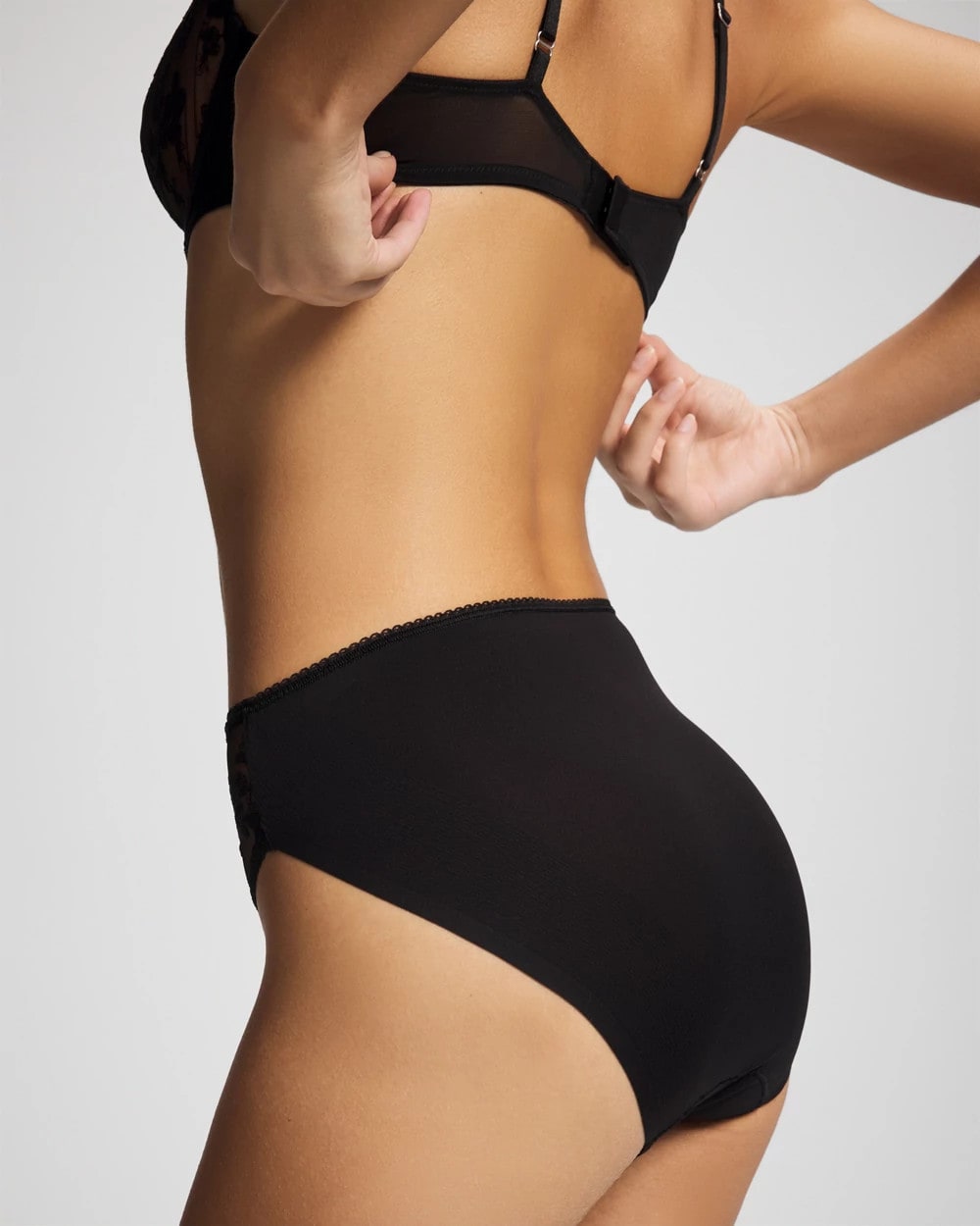 High-Leg Panty with Sensuous Embroidery - Soma
