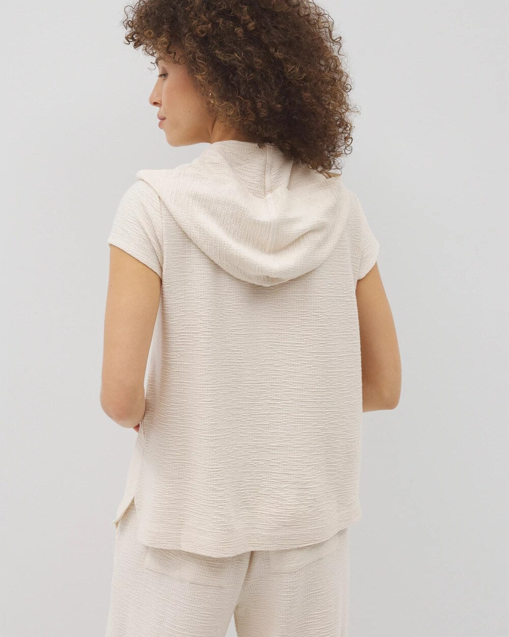 Crinkle Knit Short Sleeve V-Neck Hoodie - Soma