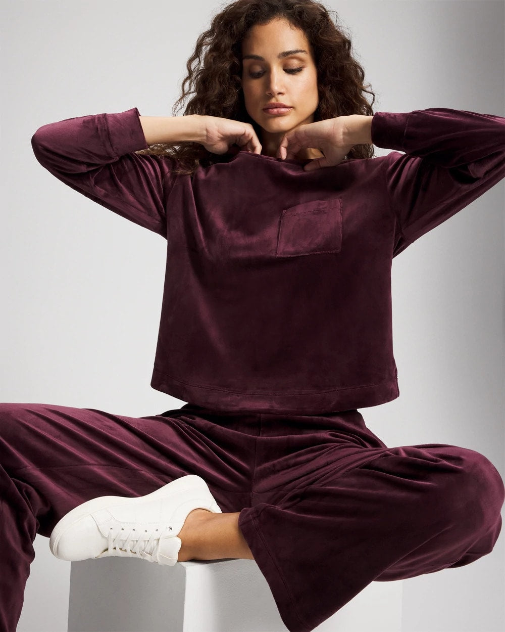 Velour Crewneck Sweatshirt - Soma