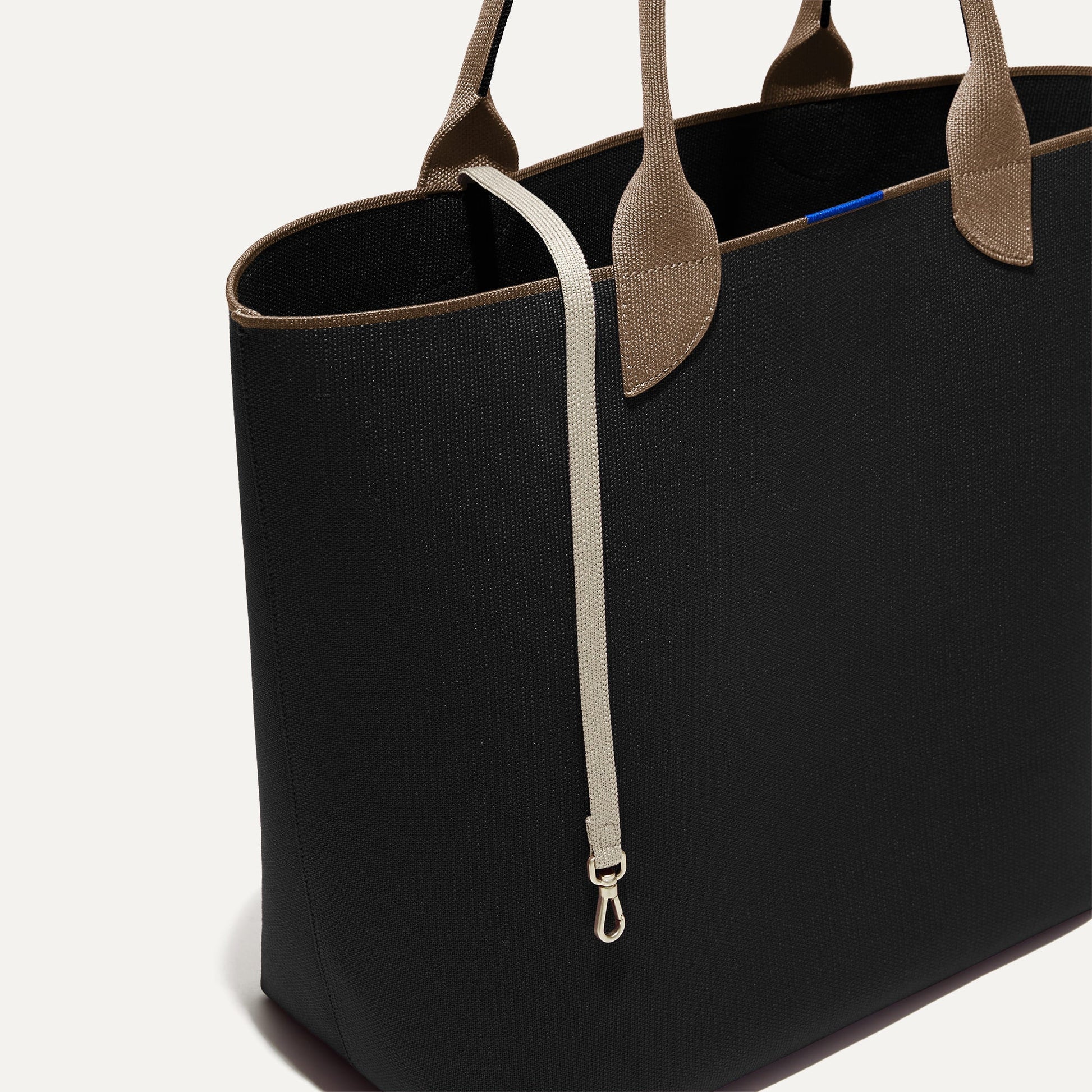 Rothys The Lightweight Tote in Black Portobello