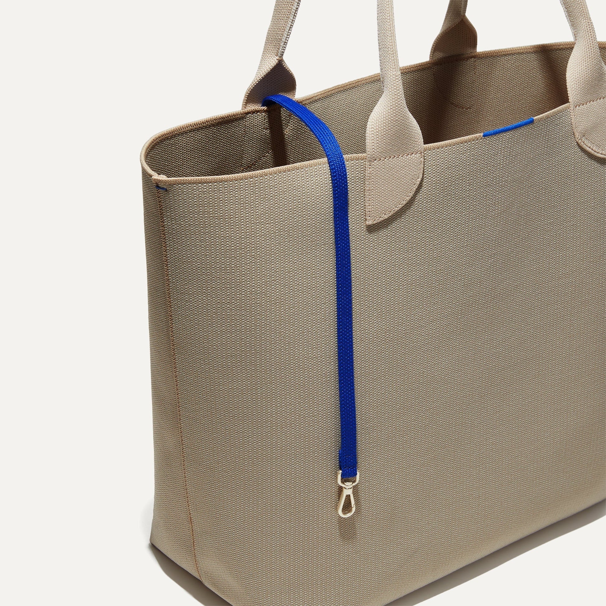 Rothys The Lightweight Tote in Soft Sesame