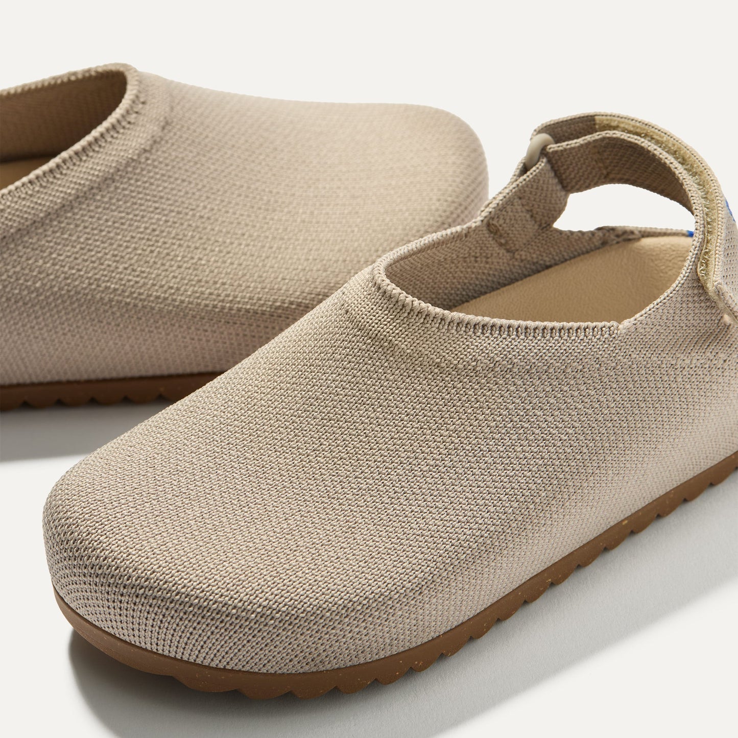 Rothys The Kids Clog in Dove