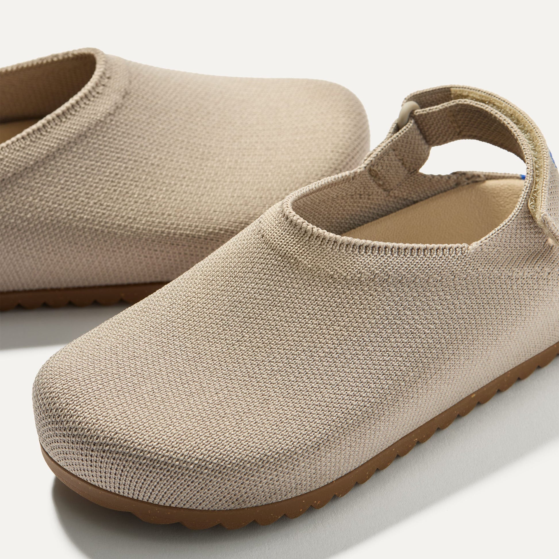 Rothys The Kids Clog in Dove